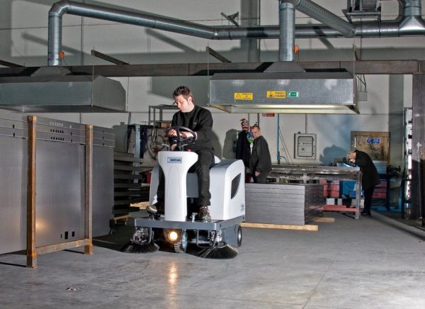 Nilfisk TERRA 4300B Balai mécanique autoporté – Image 3