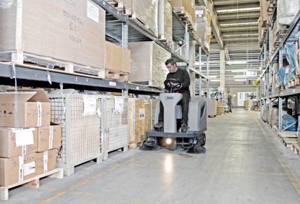 Nilfisk TERRA 4300B Balai mécanique autoporté – Image 8